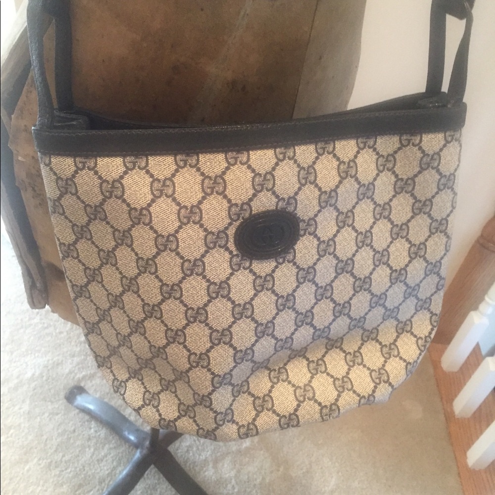Vintage Gucci crossbody